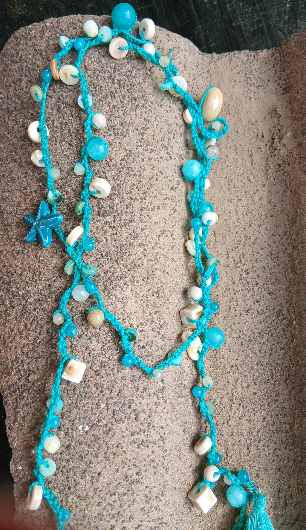 Collar largo de ganchillo