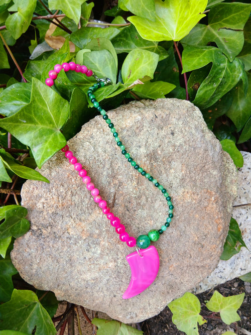 Collar cuerno fucsia