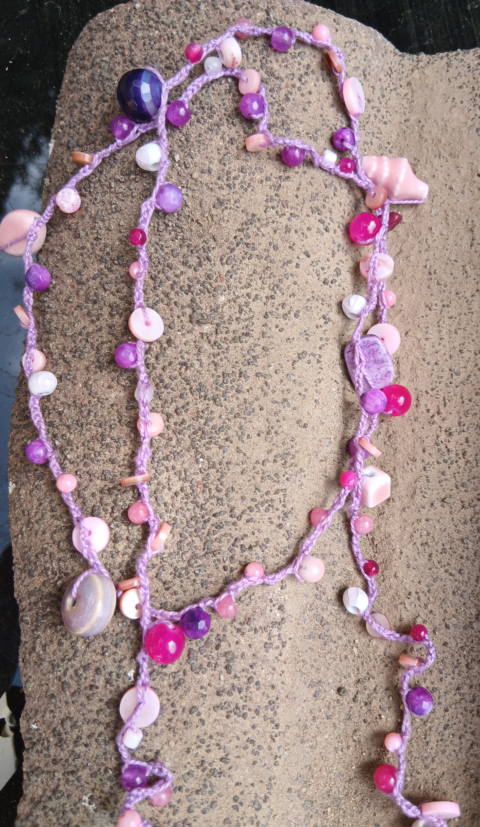Collar largo de ganchillo