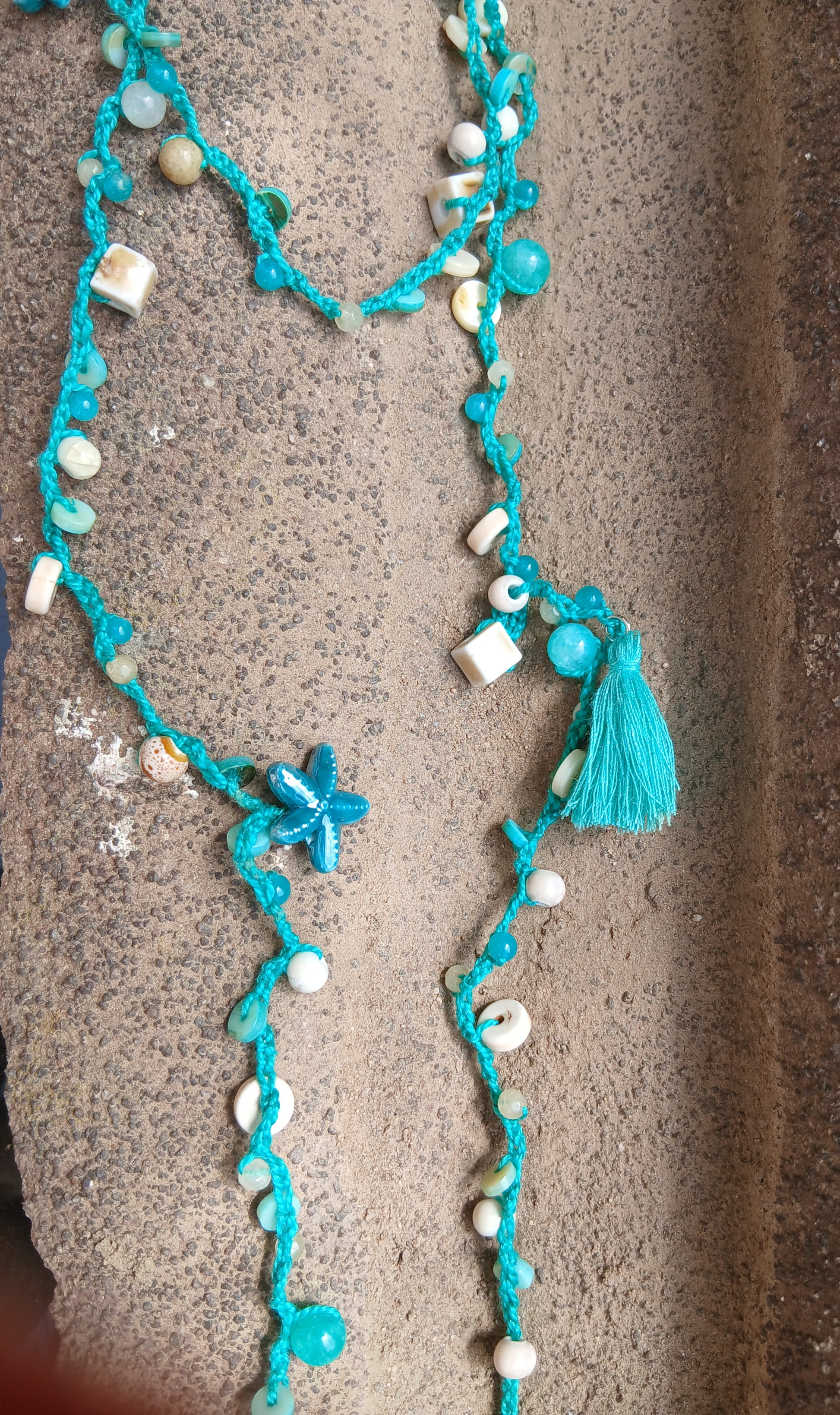 Collar largo de ganchillo